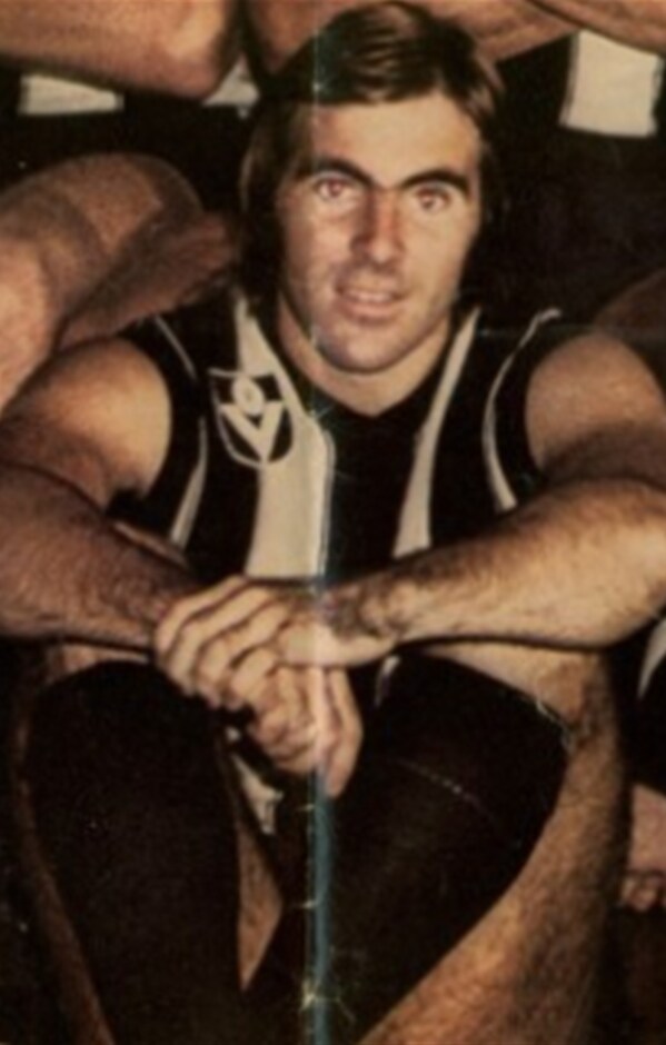 ShaneBondVERT.png Shane Bond during his playing days with Collingwood - Collingwood Magpies